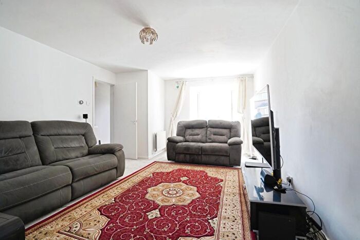 3 Bedroom Detached House For Sale In Lily Close, Stockport, SK3