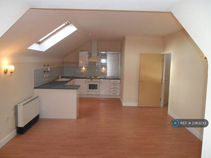 1 Bedroom Flat To Rent In The Chambers, Sale, M33