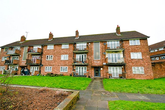 2 Bedroom Flat For Sale In Woodhey Court, Bebington, Wirral, CH63