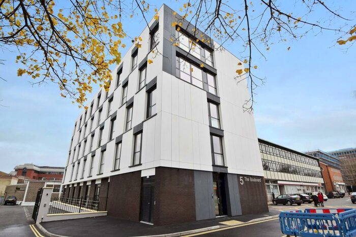 2 Bedroom Apartment To Rent In The Boulevard, Crawley, RH10