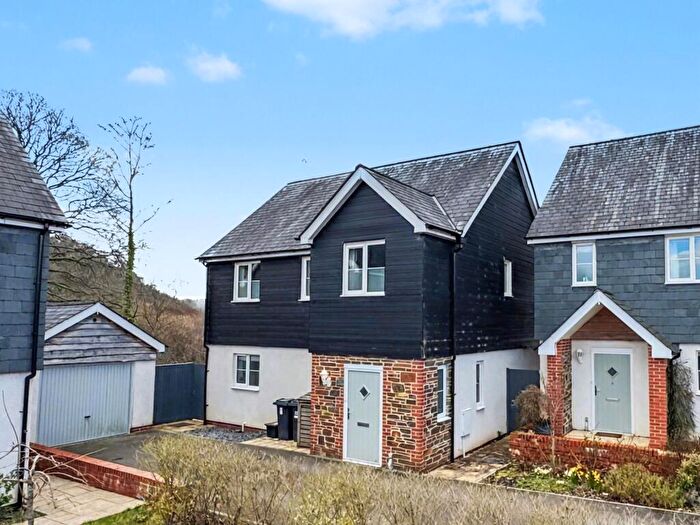 4 Bedroom Detached House For Sale In Quarryman Close, Bampton, EX16