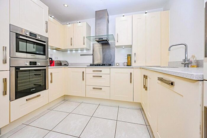 3 Bedroom Retirement Property For Sale In Wordsworth Close, Kings Park, St Albans, AL3