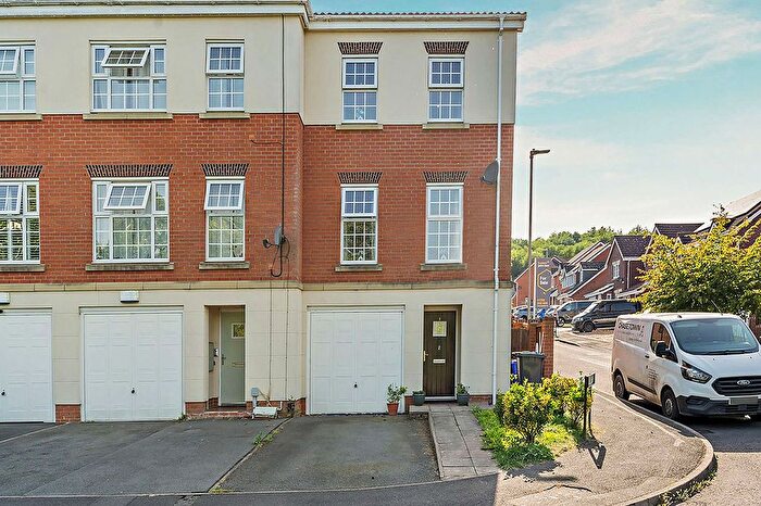3 Bedroom Terraced House For Sale In Onyx Grove, Stoke-On-Trent, ST6