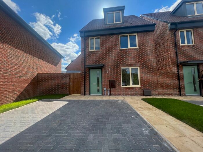 4 Bedroom Property To Rent In Purssell Road, Weston Turville, Aylesbury, HP22