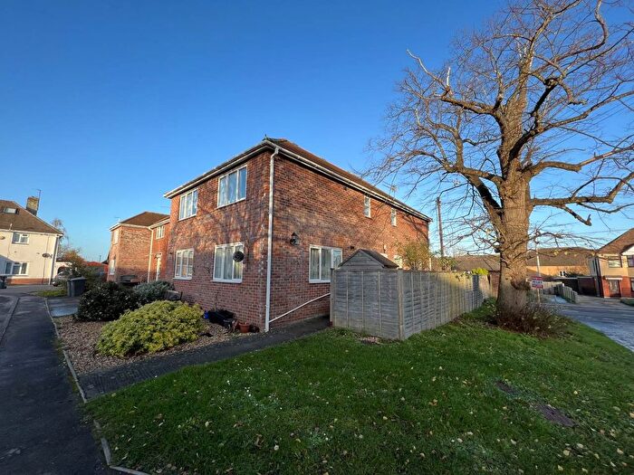 1 Bedroom Flat To Rent In Arras Close, Trowbridge, Wiltshire, BA14