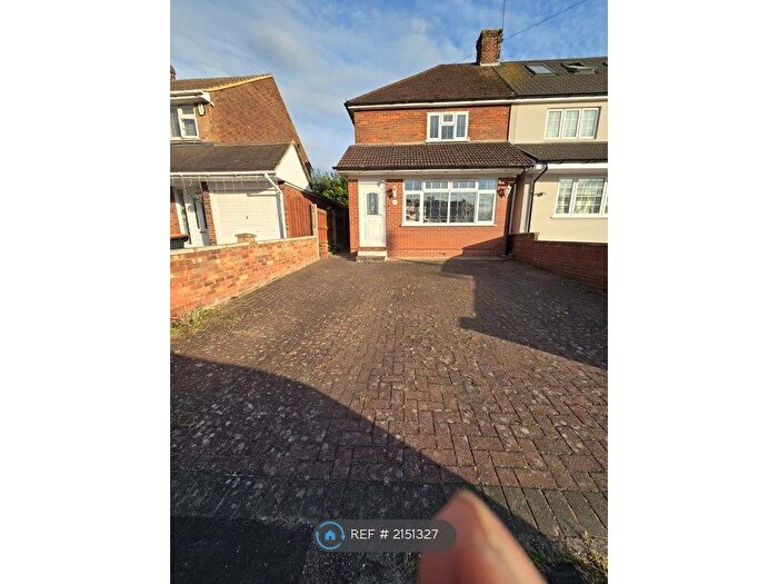 3 Bedroom Semi-Detached House To Rent In Jeans Way, Dunstable, LU5
