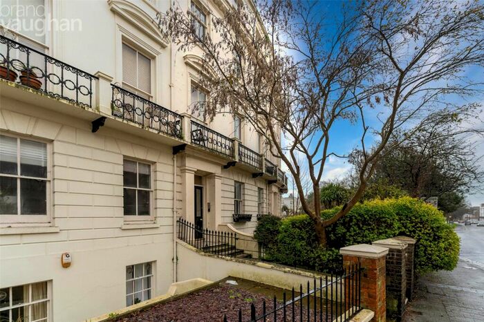 2 Bedroom Flat To Rent In Montpelier Crescent, Brighton, East Sussex, BN1