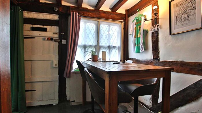 2 Bedroom Cottage For Sale In Old Beams Church Street, Tewkesbury, GL20