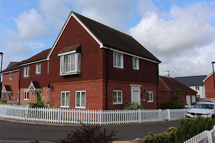 3 Bedroom Property To Rent In Meadow Drive, Henfield, BN5