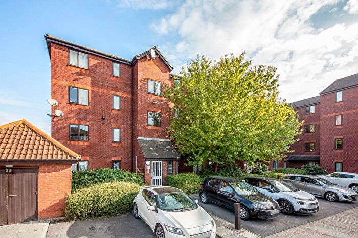 2 Bedroom Flat To Rent In Redding House, Harlinger Street, SE18