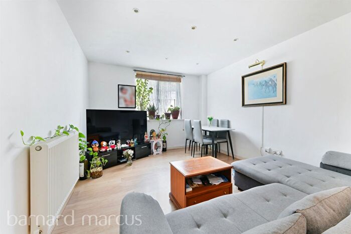 1 Bedroom Flat For Sale In London Road, Mitcham, CR4