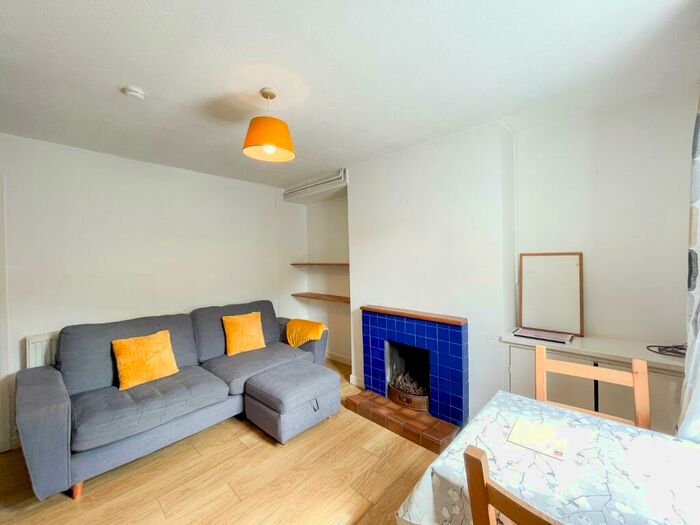 2 Bedroom End Of Terrace House To Rent In Vron Square, Bangor, Gwynedd, LL57