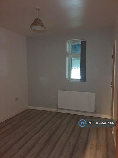 2 Bedroom Flat To Rent In Bordesley Green East, Stechford, Birmingham, B33