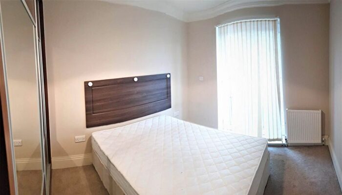 2 Bedroom Flat To Rent In Reet Gardens, Slough, SL1