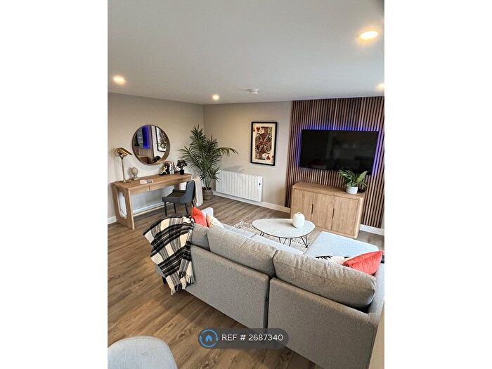 2 Bedroom Flat To Rent In The Glass House, Hull, HU1