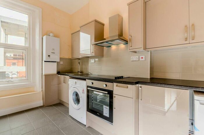 1 Bedroom Flat To Rent In The Vale, Acton, London, W3