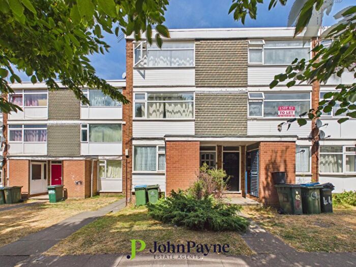 2 Bedroom Maisonette For Sale In Crowmere Road, Walsgrave, Coventry, CV2