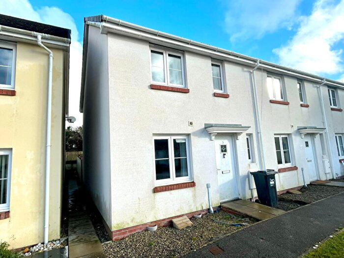 3 Bedroom End Of Terrace House For Sale In Raleigh Gardens, Bodmin, PL31