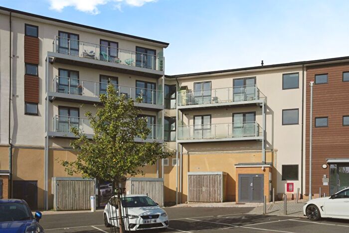 2 Bedroom Flat For Sale In Chessel Drive, Patchway, Bristol, BS34