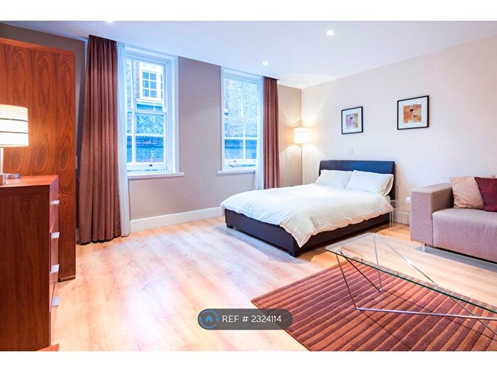 Studio To Rent In Eagle Court, London, EC1M
