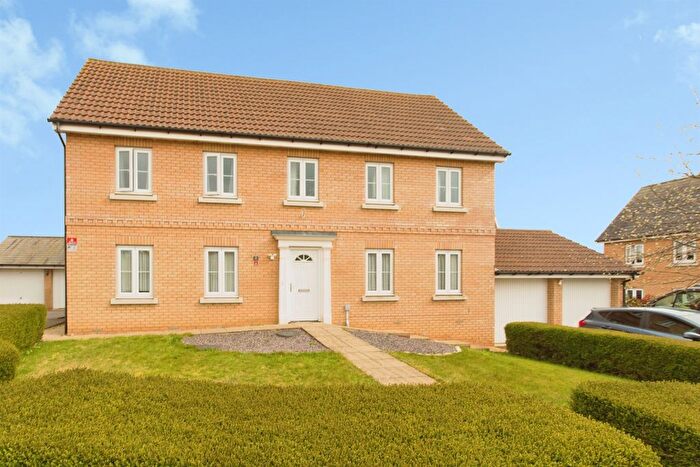 5 Bedroom Detached House For Sale In Playcross Close, Great Cambourne, Cambridge, CB23