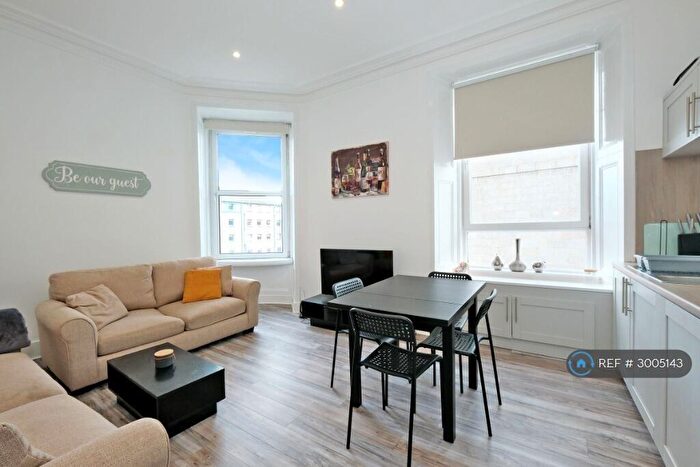 2 Bedroom Flat To Rent In Baker St, Aberdeen, AB25