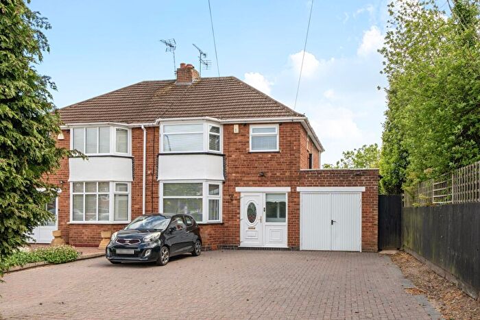 3 Bedroom Semi-Detached House For Sale In Cooks Lane, Birmingham, B37