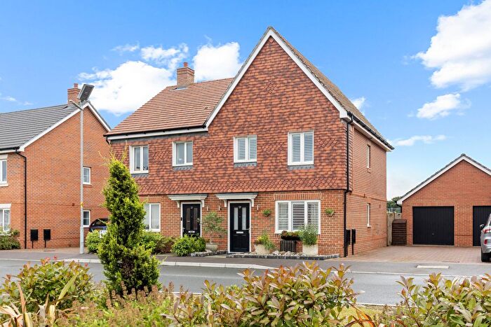 3 Bedroom Semi-Detached House For Sale In Harris Road, Chichester, PO19
