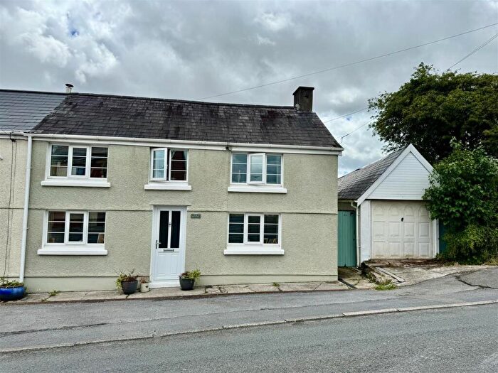 3 Bedroom Semi-Detached House For Sale In Waterloo Road, Ammanford, SA18