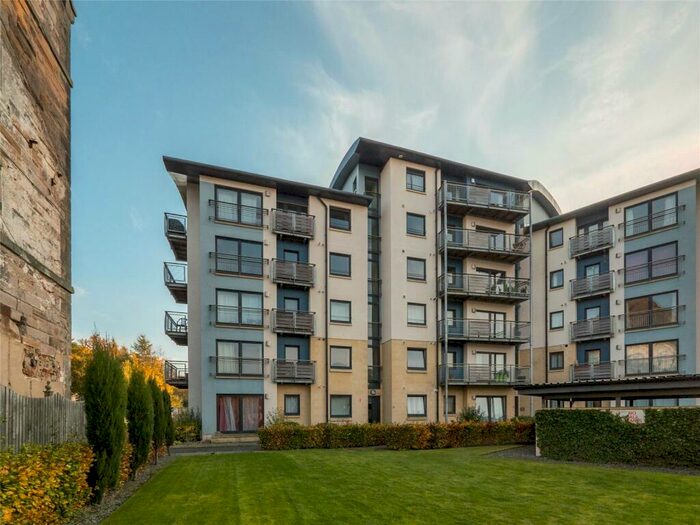 2 Bedroom Flat To Rent In Pefferbank, Edinburgh, EH16