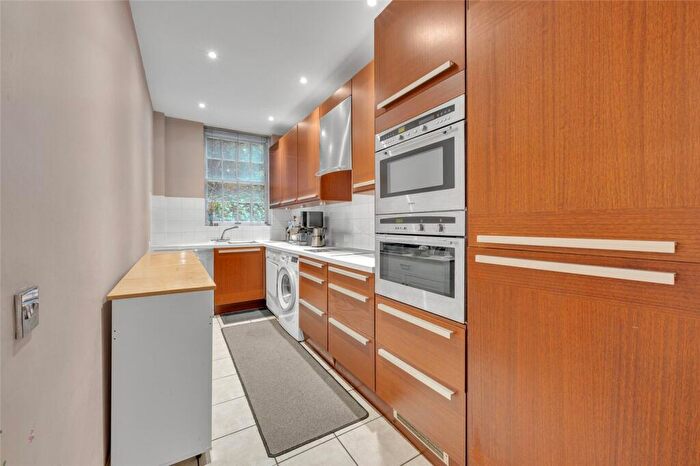 2 Bedroom Apartment For Sale In South Lodge, Circus Road, St John's Wood, London, NW8