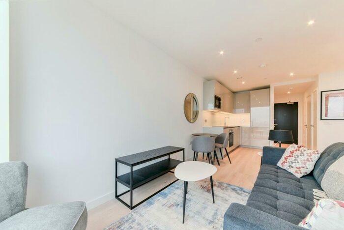 Flat To Rent In Elephant Park, Deacon Street, Elephant And Castle, London, SE17