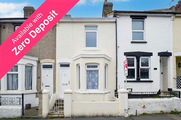 3 Bedroom Terraced House To Rent In Glencoe Road, Chatham, ME4