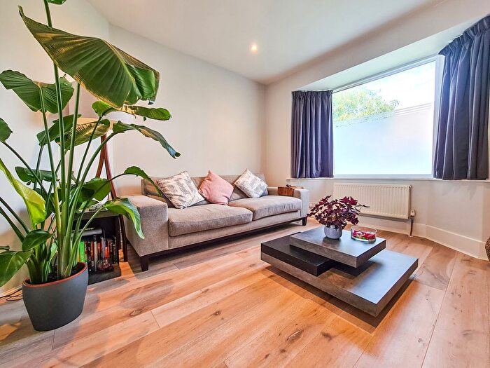 3 Bedroom Semi Detached House To Rent In Watford Way, Hendon, London, NW4