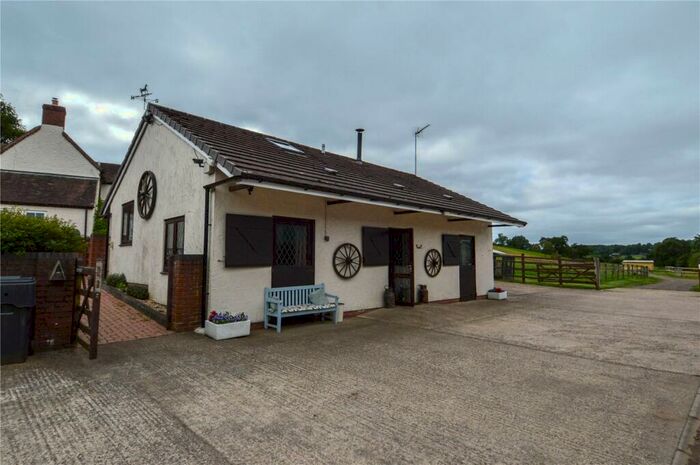 3 Bedroom Bungalow To Rent In Icknield Street, Alvechurch, Birmingham, B48