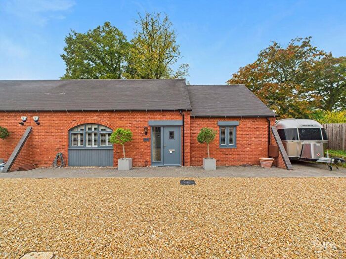 2 Bedroom Semi-Detached Bungalow To Rent In Dunstall Road, Tatenhill, DE13