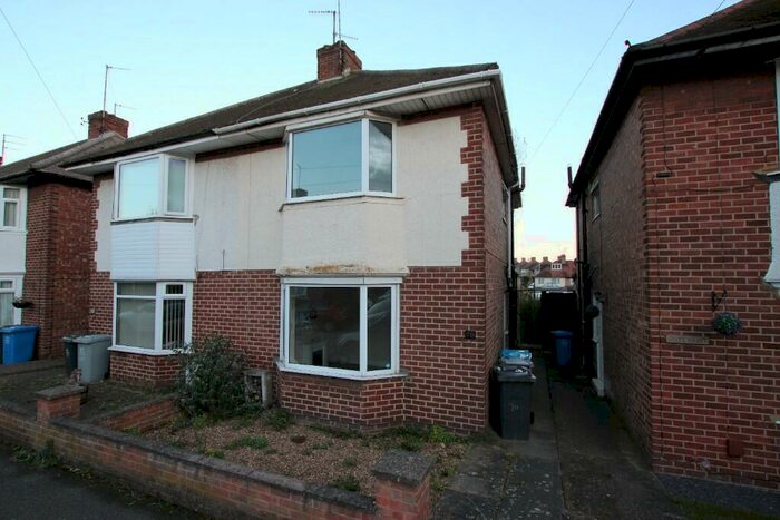 3 Bedroom Semi-Detached House To Rent In Wallis Road, Kettering, Northamptonshire, NN15