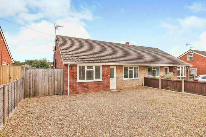 3 Bedroom Bungalow To Rent In Gowing Road, Norwich, NR6