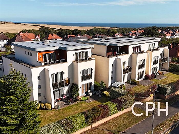 2 Bedroom Flat For Sale In Scalby Mills Road, Scarborough, YO12