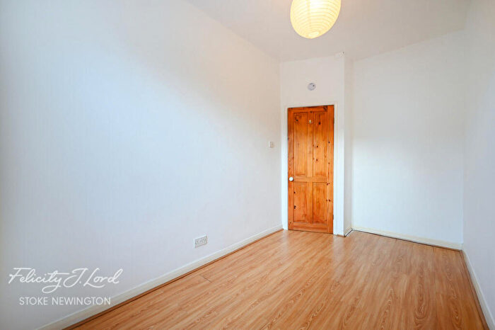 2 Bedroom Terraced House For Sale In Gibson Gardens, London, N16