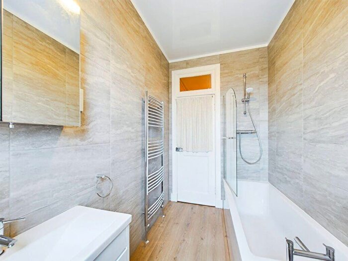 2 Bedroom Flat For Sale In / Glasgow Road, Corstorphine, EH12