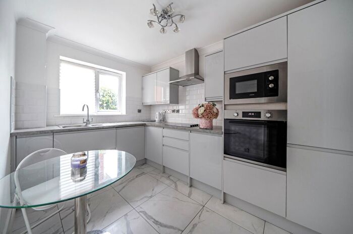 1 Bedroom Flat For Sale In Denbridge Road, Bromley, BR1