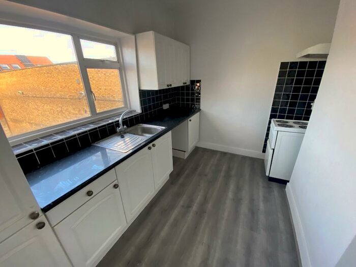 1 Bedroom Flat To Rent In London Road, Westcliff-On-Sea, Essex, SS0