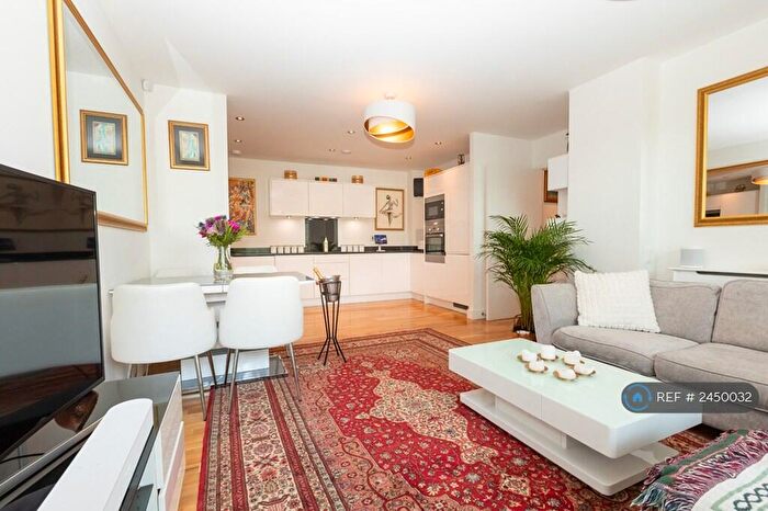 2 Bedroom Flat To Rent In Maher Court, London, E14