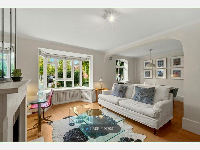 3 Bedroom Maisonette To Rent In Burleigh House, London, W10