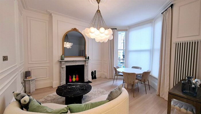 1 Bedroom Flat To Rent In Westwick Gardens, London, W14