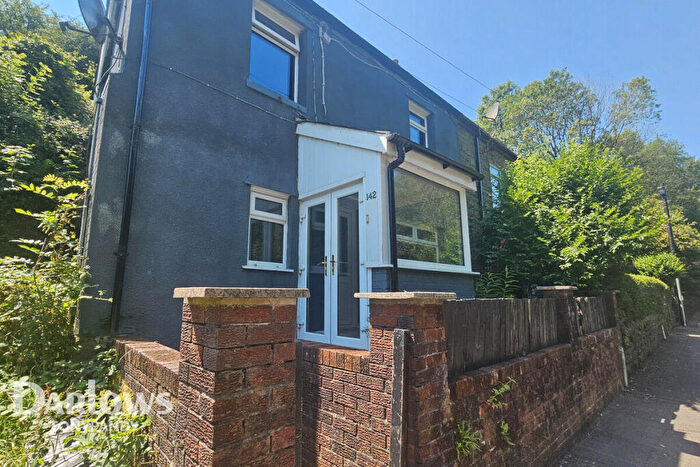 3 Bedroom End Of Terrace House For Sale In East Road, Tylorstown, Ferndale, CF43
