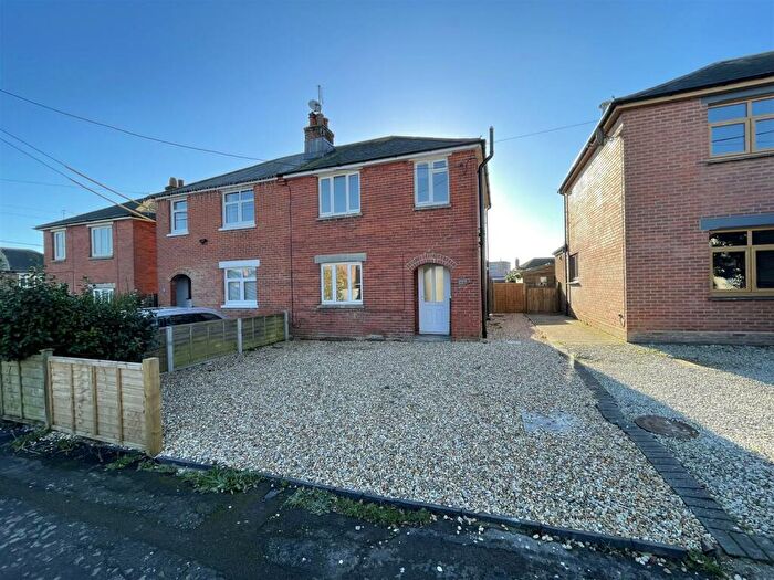 2 Bedroom Semi-Detached House To Rent In Victena Road, Fair Oak, SO50