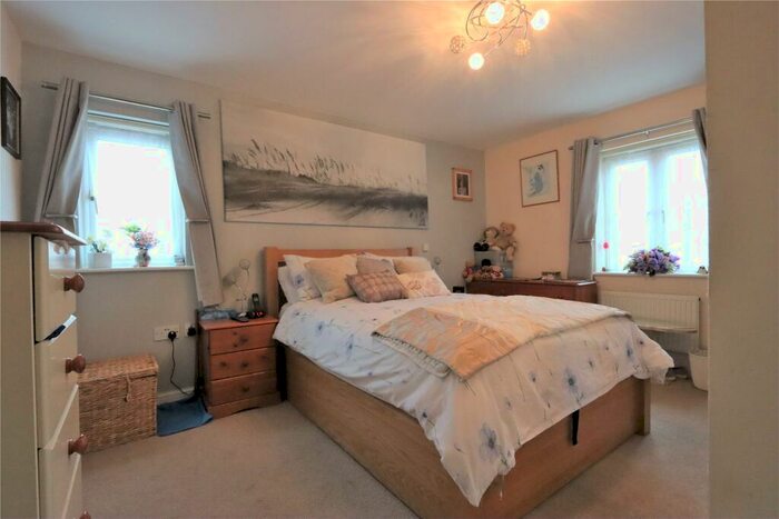 4 Bedroom Detached House For Sale In Goddards Close, Farnborough, Hampshire, GU14
