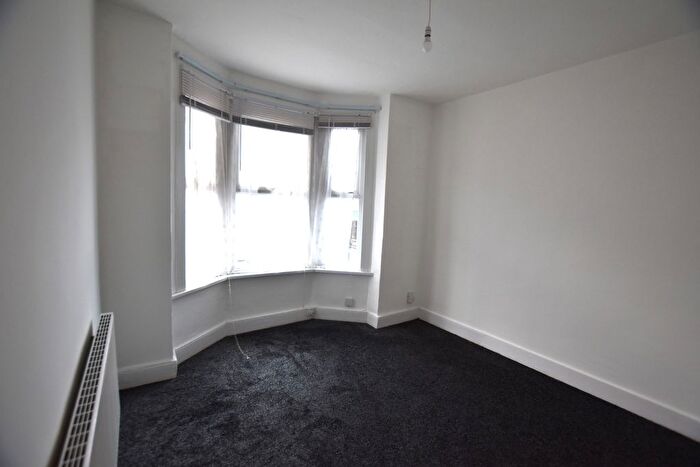 3 Bedroom Terraced House To Rent In Harcourt Road, Stratford, London, E15